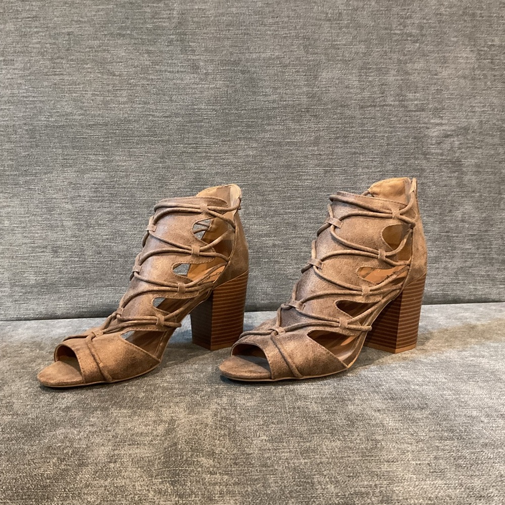 Qupid Sandal- Tan - Size 8.5